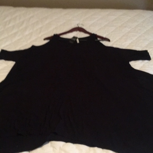 Cold Shoulder Top - Picture 2 of 3